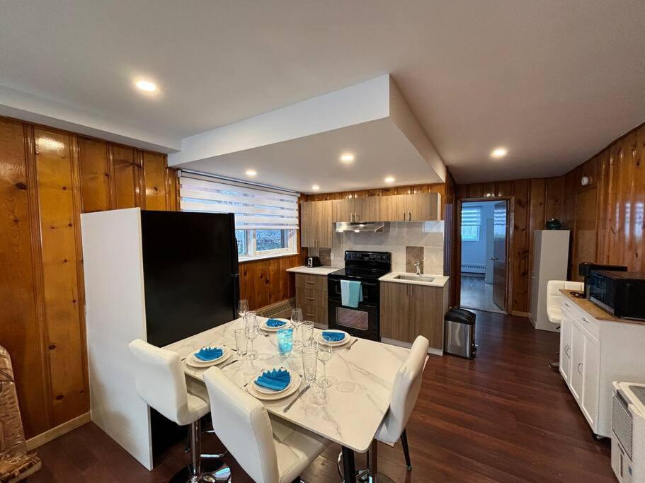 Cozy Spacious Work Friendly Lotus With Garden View High Speed Free Wi Fi And Parking Adjacent To Downtown Montreal Exteriér fotografie