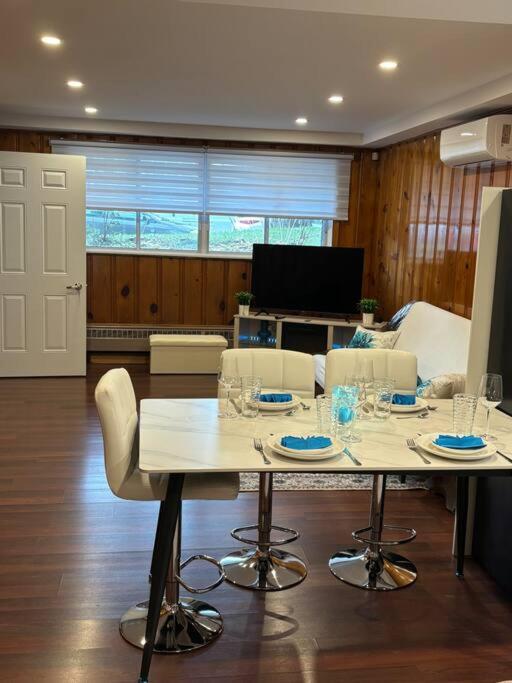 Cozy Spacious Work Friendly Lotus With Garden View High Speed Free Wi Fi And Parking Adjacent To Downtown Montreal Exteriér fotografie